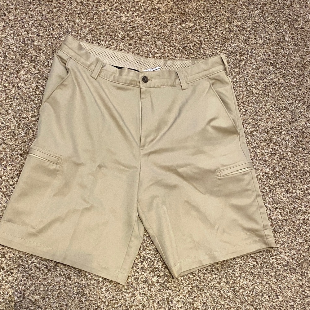 Men's Classic Tan Cargo Shorts